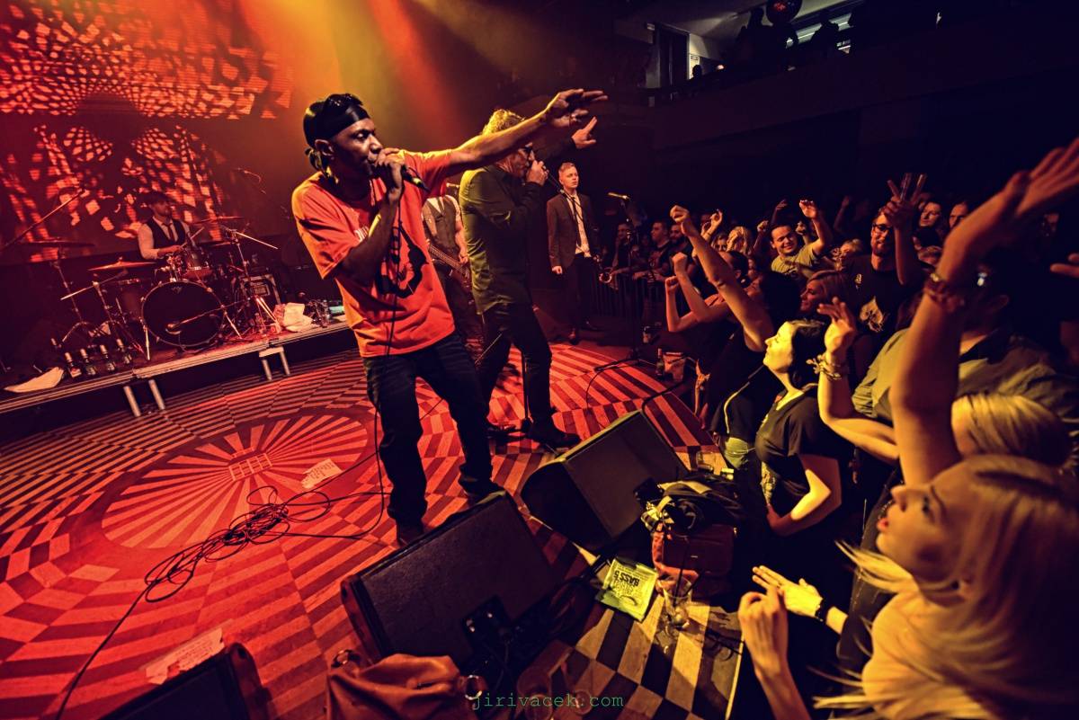 Dub Pistols pálili v Lucerna Music Baru ostrými náboji