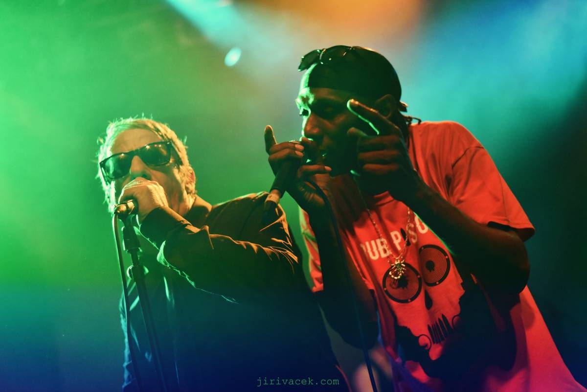 Dub Pistols pálili v Lucerna Music Baru ostrými náboji