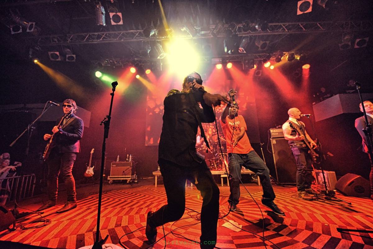 Dub Pistols pálili v Lucerna Music Baru ostrými náboji