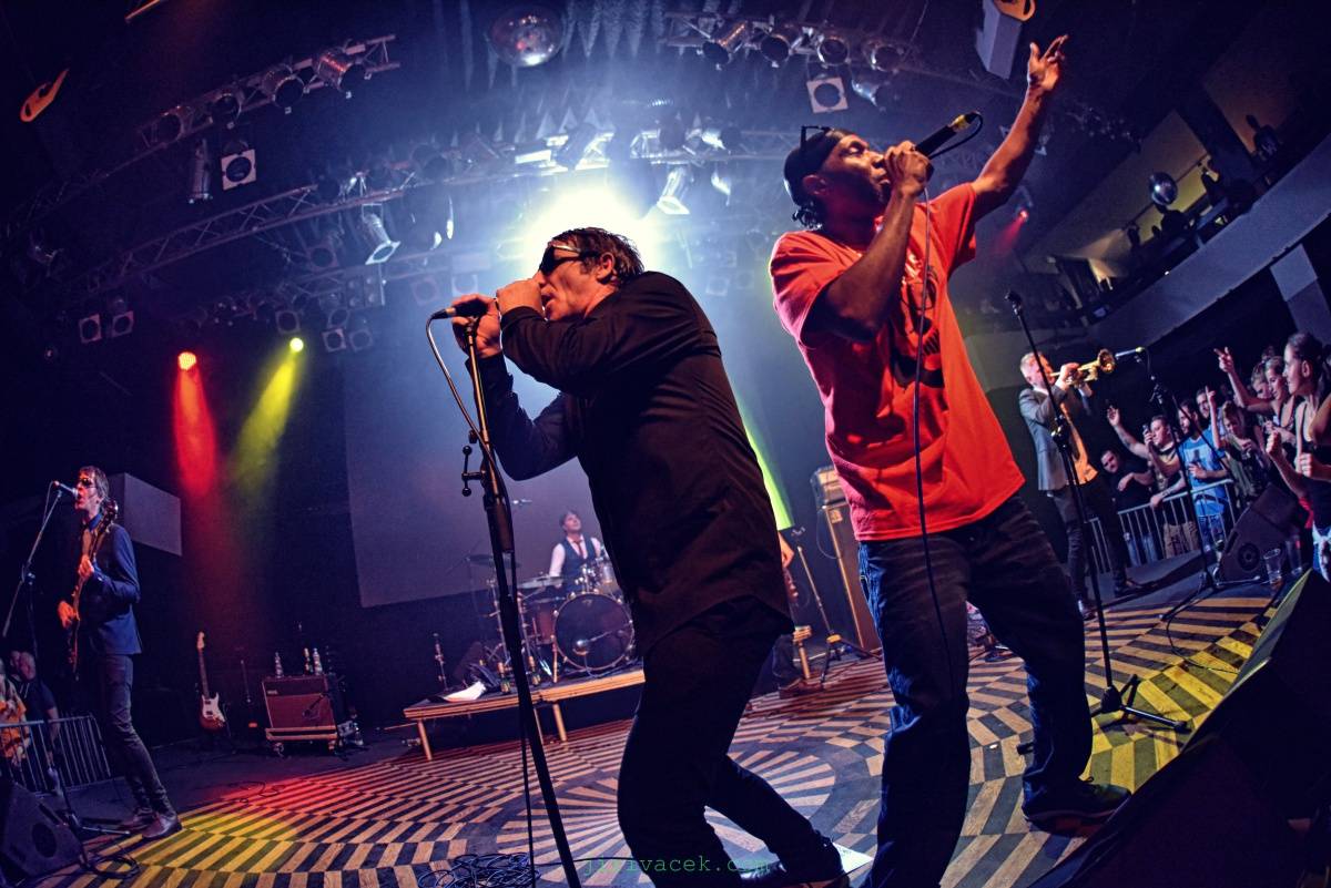 Dub Pistols pálili v Lucerna Music Baru ostrými náboji