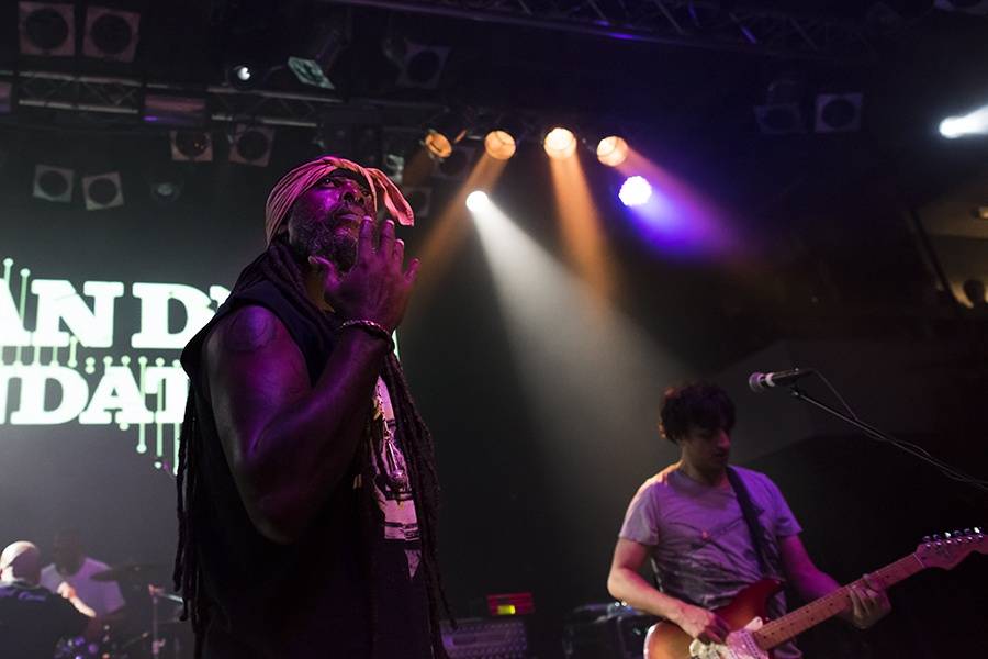 Asian Dub Foundation rozproudili krev v pražském Lucerna Music Baru