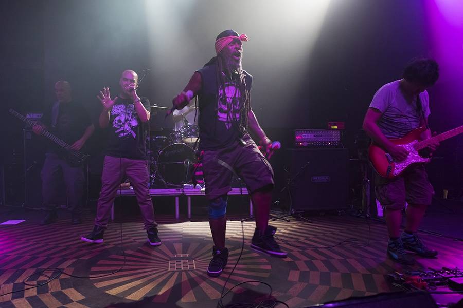 Asian Dub Foundation rozproudili krev v pražském Lucerna Music Baru