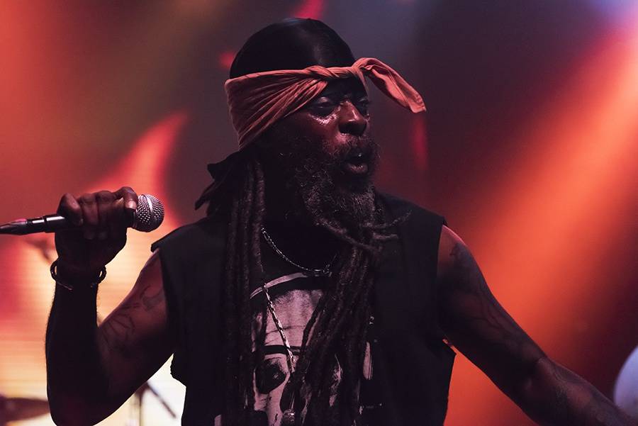 Asian Dub Foundation rozproudili krev v pražském Lucerna Music Baru