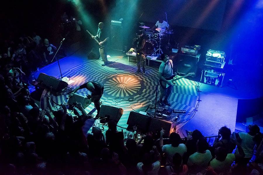 Asian Dub Foundation rozproudili krev v pražském Lucerna Music Baru