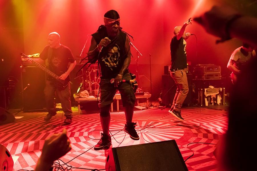 Asian Dub Foundation rozproudili krev v pražském Lucerna Music Baru