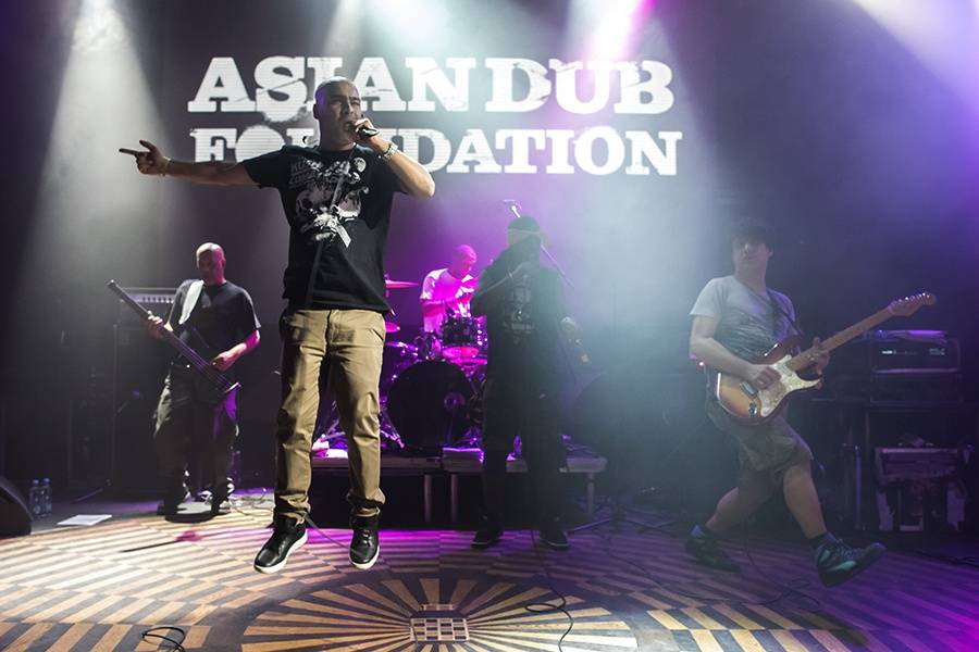 Asian Dub Foundation rozproudili krev v pražském Lucerna Music Baru