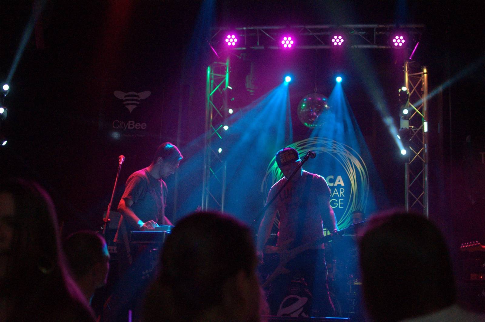 Kofe-in a Lety mimo se zastavili v pražském klubu La Loca