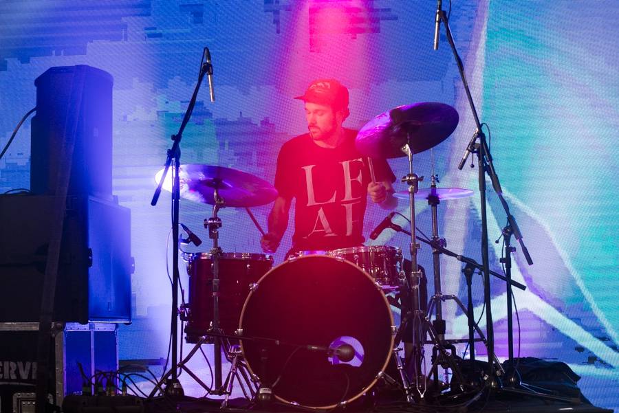 První den Nouvelle Prague ovládli Ghost Of You, Kadebostany či Wild Tides