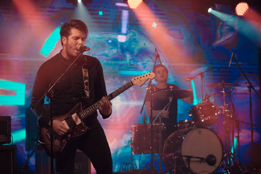 První den Nouvelle Prague ovládli Ghost Of You, Kadebostany či Wild Tides