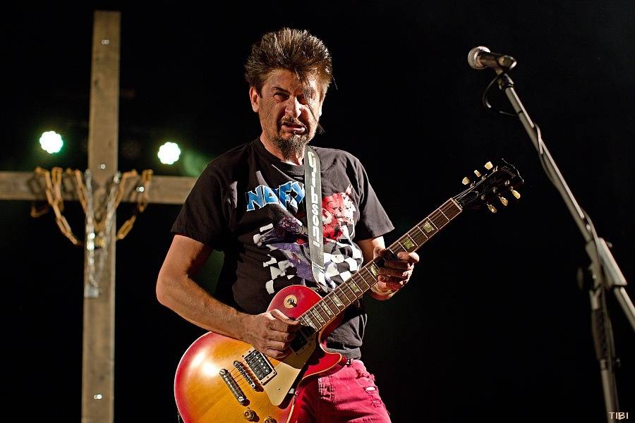 Visací zámek ukřižoval svého Ježíše, asistovali Plexis