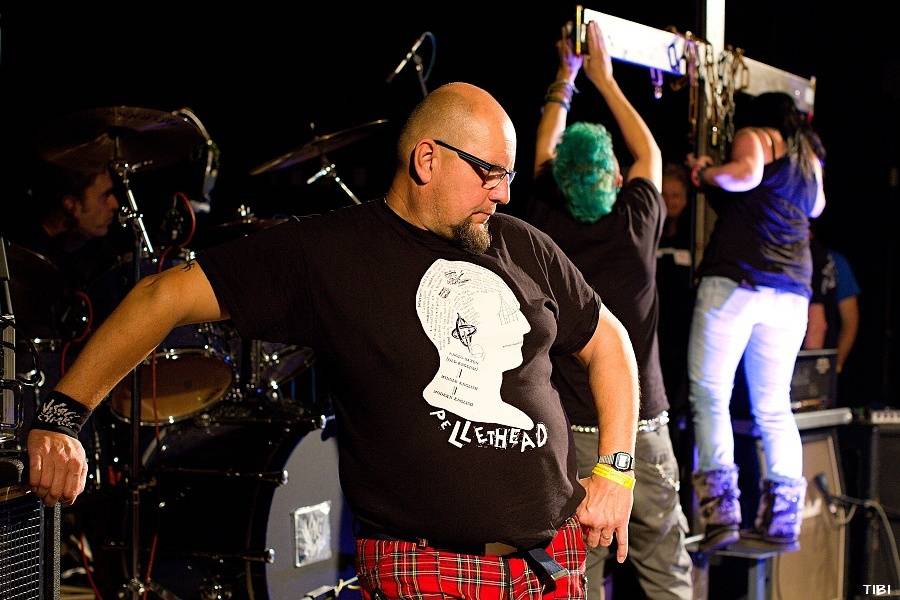 Visací zámek ukřižoval svého Ježíše, asistovali Plexis