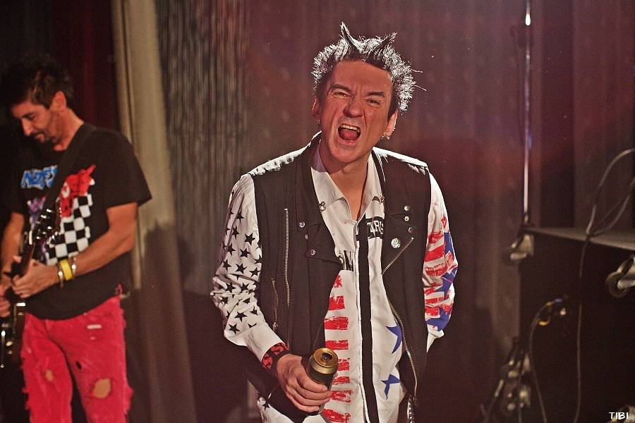 Visací zámek ukřižoval svého Ježíše, asistovali Plexis