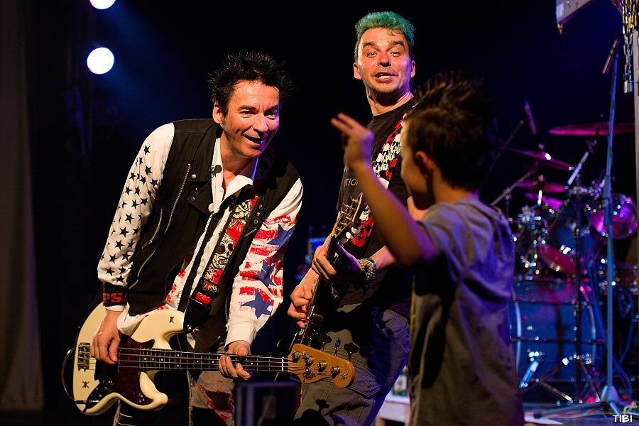 Visací zámek ukřižoval svého Ježíše, asistovali Plexis