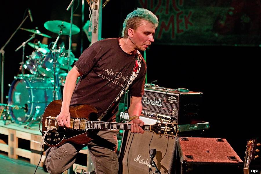 Visací zámek ukřižoval svého Ježíše, asistovali Plexis