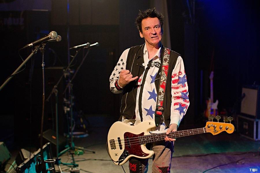 Visací zámek ukřižoval svého Ježíše, asistovali Plexis