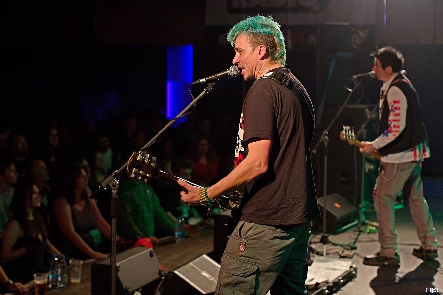 Visací zámek ukřižoval svého Ježíše, asistovali Plexis