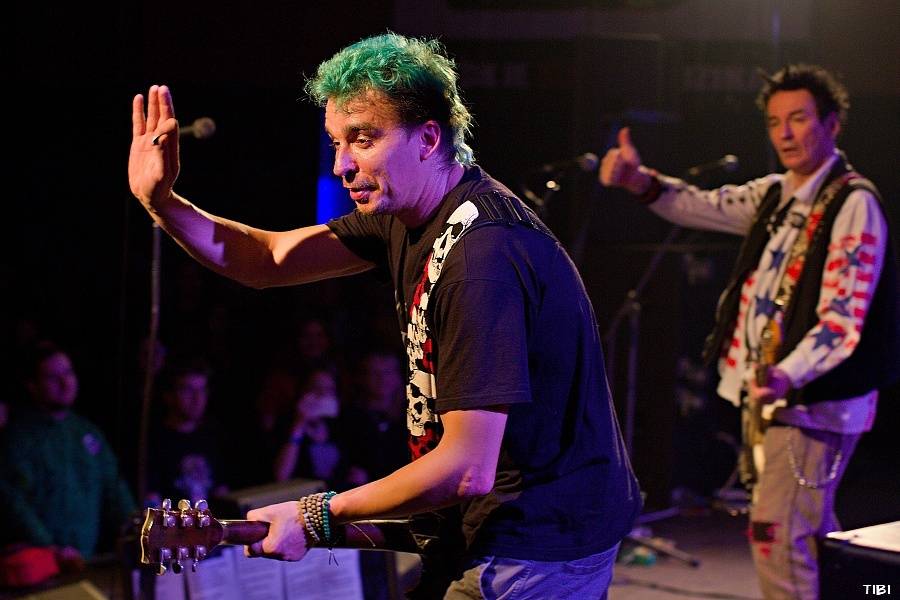 Visací zámek ukřižoval svého Ježíše, asistovali Plexis