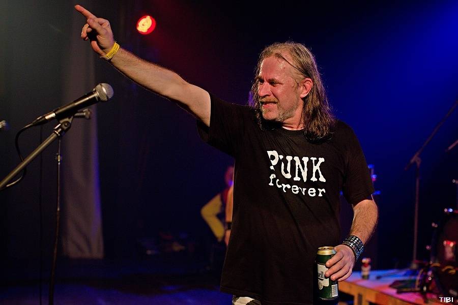 Visací zámek ukřižoval svého Ježíše, asistovali Plexis