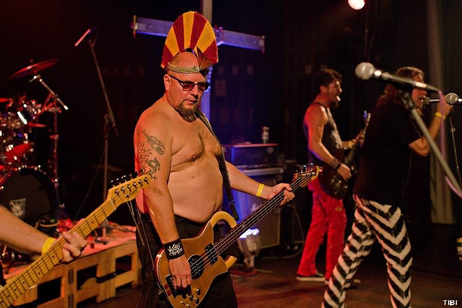 Visací zámek ukřižoval svého Ježíše, asistovali Plexis