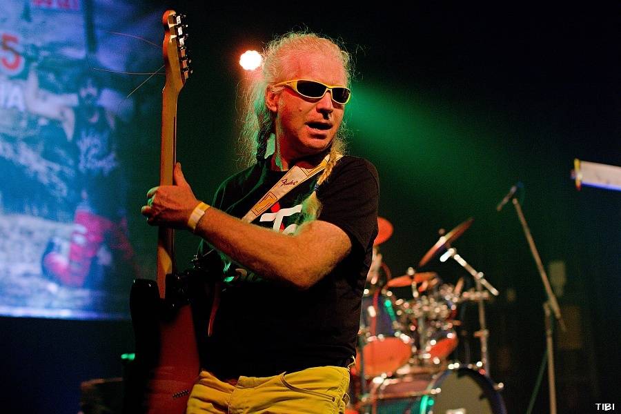 Visací zámek ukřižoval svého Ježíše, asistovali Plexis