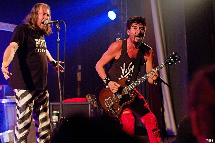 Visací zámek ukřižoval svého Ježíše, asistovali Plexis