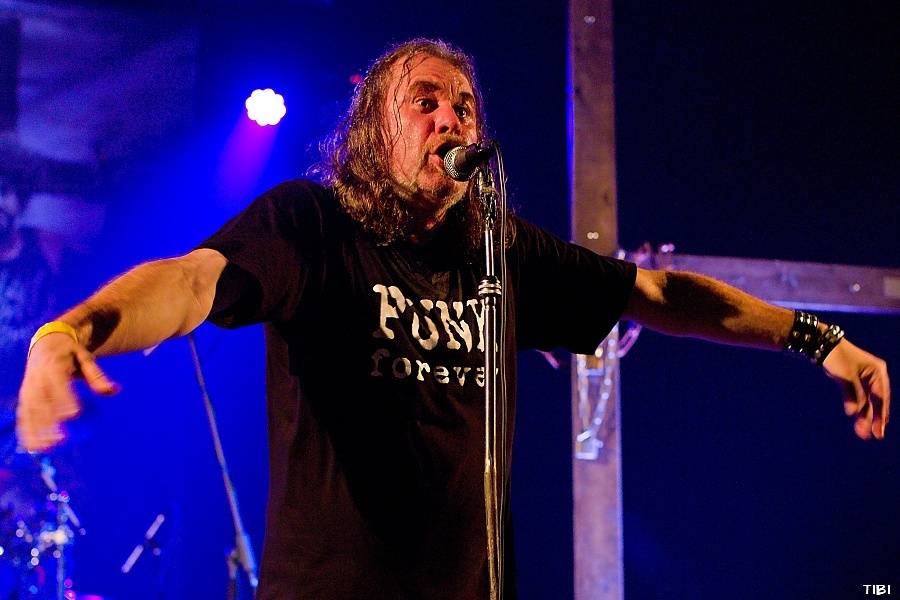 Visací zámek ukřižoval svého Ježíše, asistovali Plexis