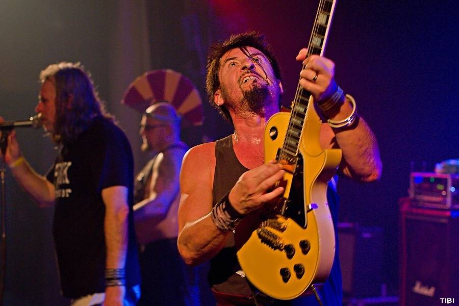 Visací zámek ukřižoval svého Ježíše, asistovali Plexis