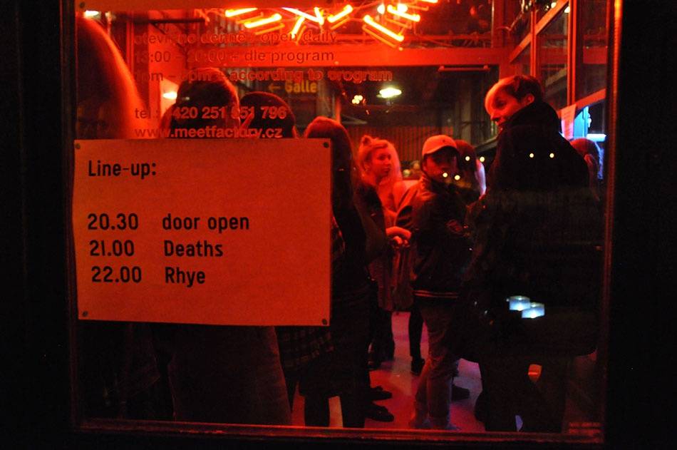 Tleskám, tleskáš, tleskáme - Rhye poprvé v Praze