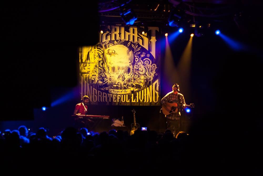 Everlast postavil v Roxy skvělou show jen na klávesách a kytaře