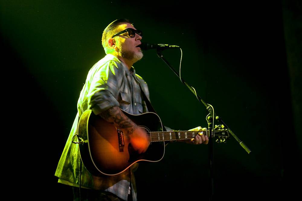 Everlast postavil v Roxy skvělou show jen na klávesách a kytaře