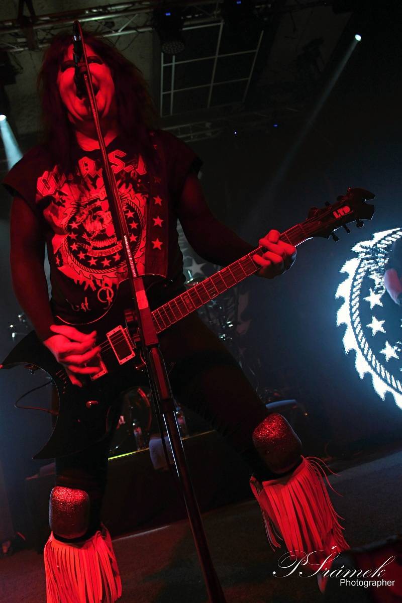 Strašáci W.A.S.P. přivezli do Ostravy svůj cirkus