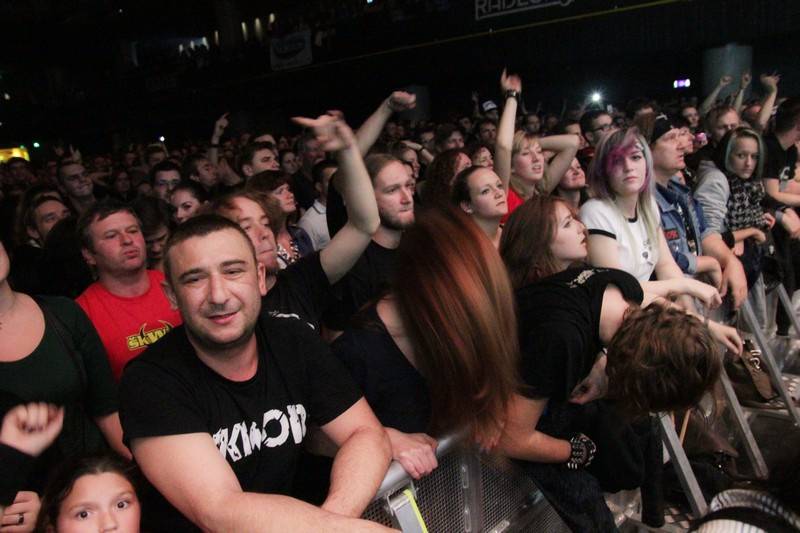 Škwor přilákal do Fora Karlín davy lidí