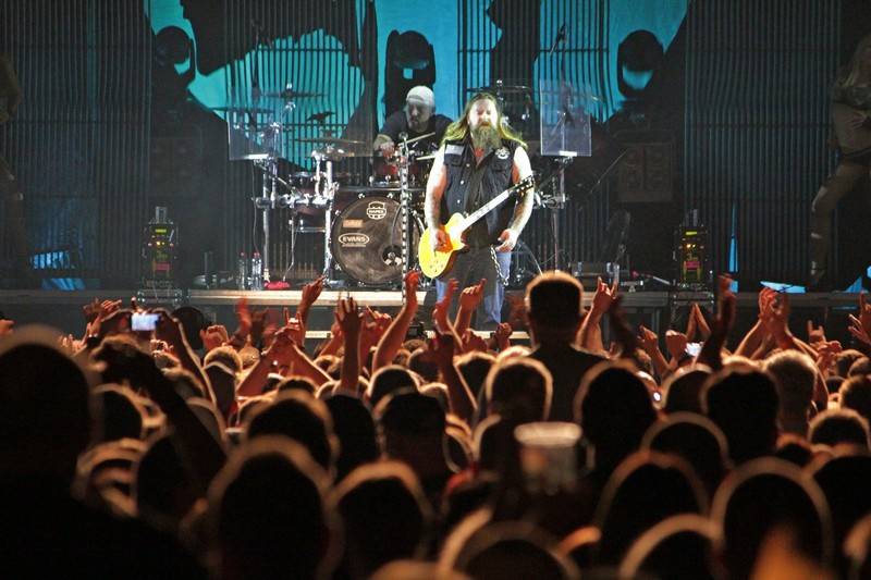 Škwor přilákal do Fora Karlín davy lidí