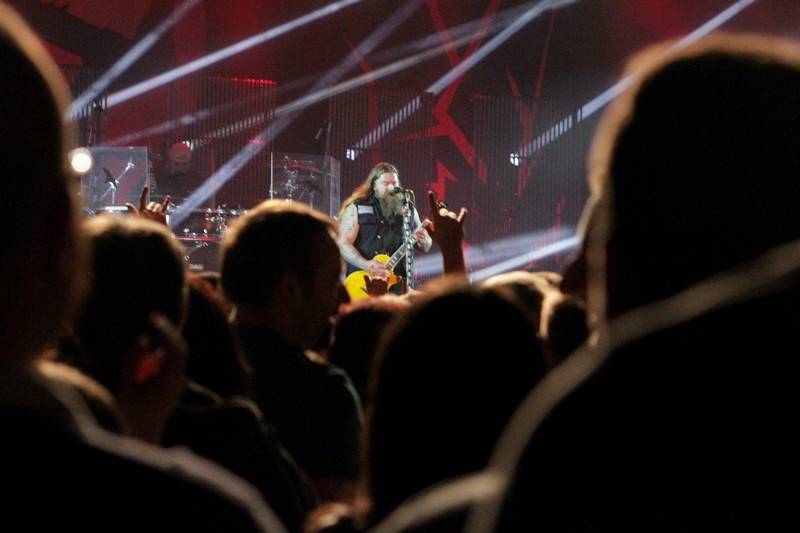 Škwor přilákal do Fora Karlín davy lidí