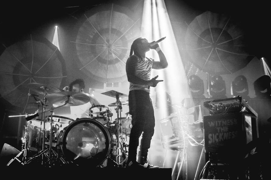 Prodigy rozdováděli Forum Karlín, vzpomínalo se i na pařížské neštěstí