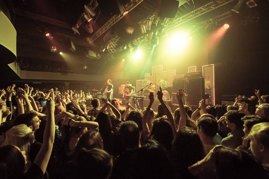 Britští hitmakeři The Wombats přijeli roztančit Lucerna Music Bar