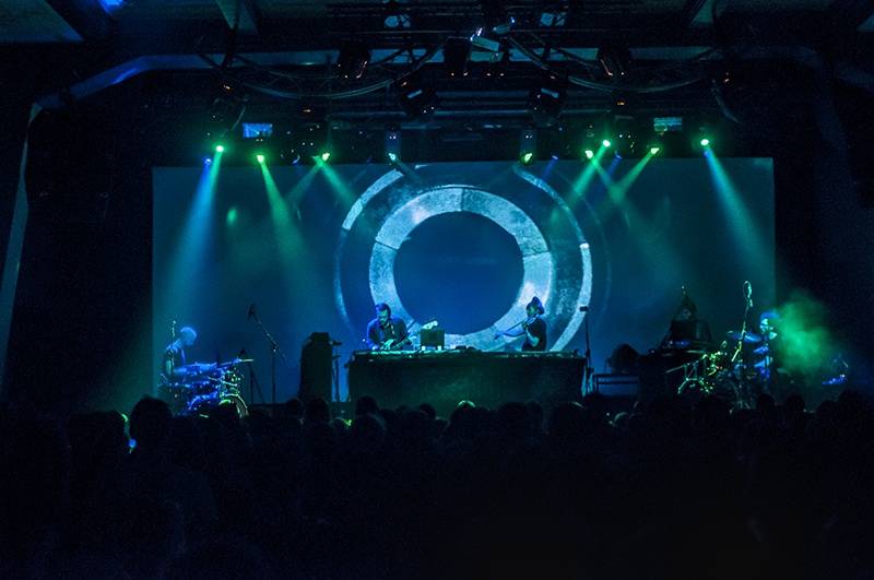 Hidden Orchestra vtáhli publikum v Roxy do melodických hlubin