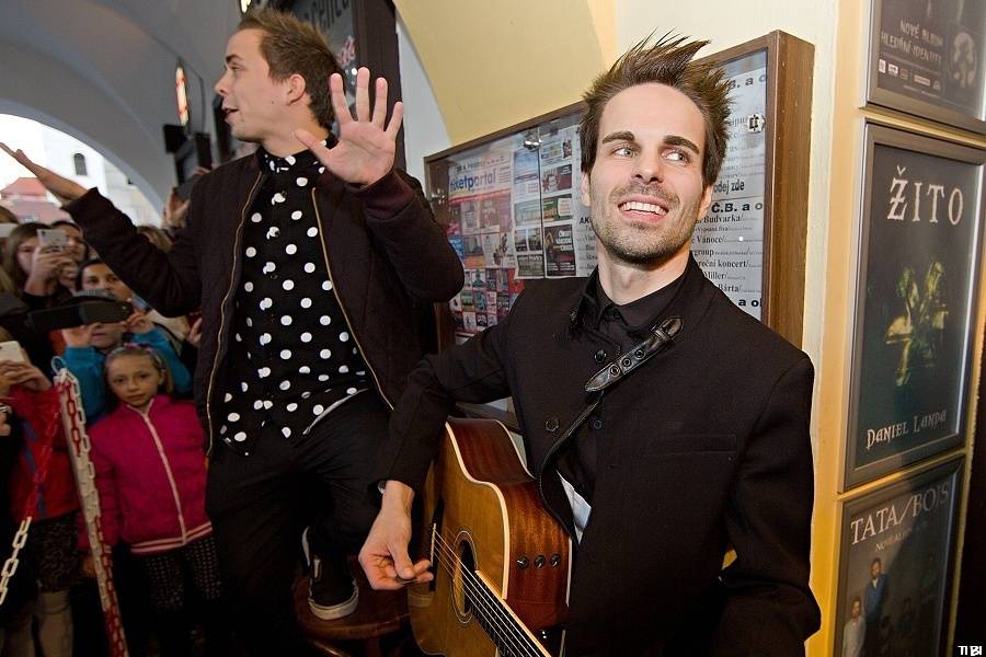 Slza vyvolala v Českých Budějovicích davové šílenství