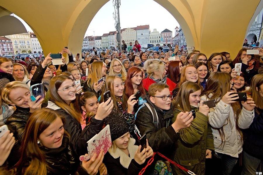 Slza vyvolala v Českých Budějovicích davové šílenství