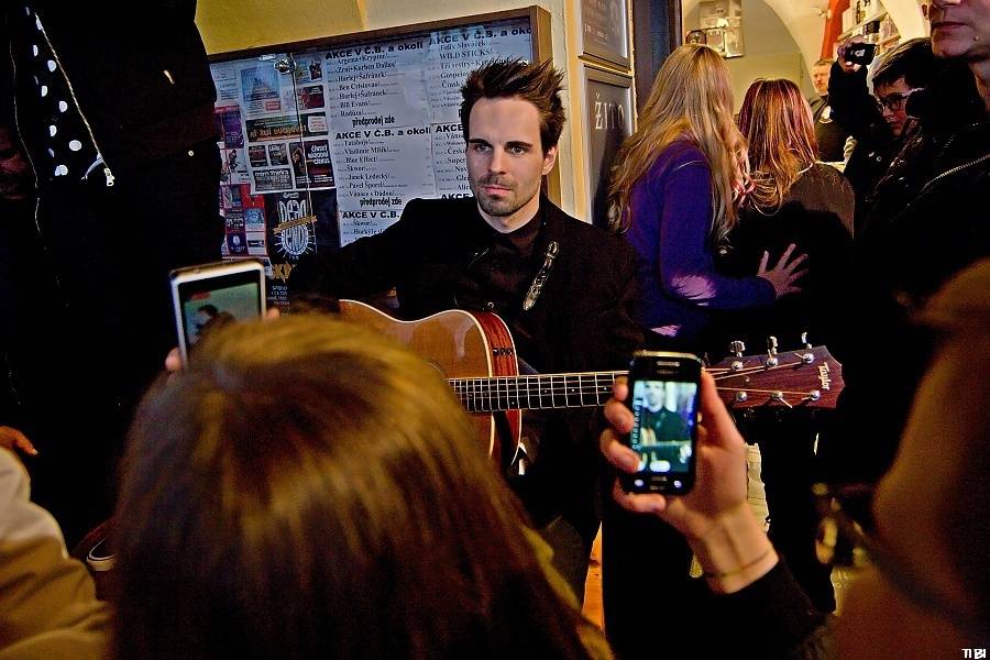 Slza vyvolala v Českých Budějovicích davové šílenství