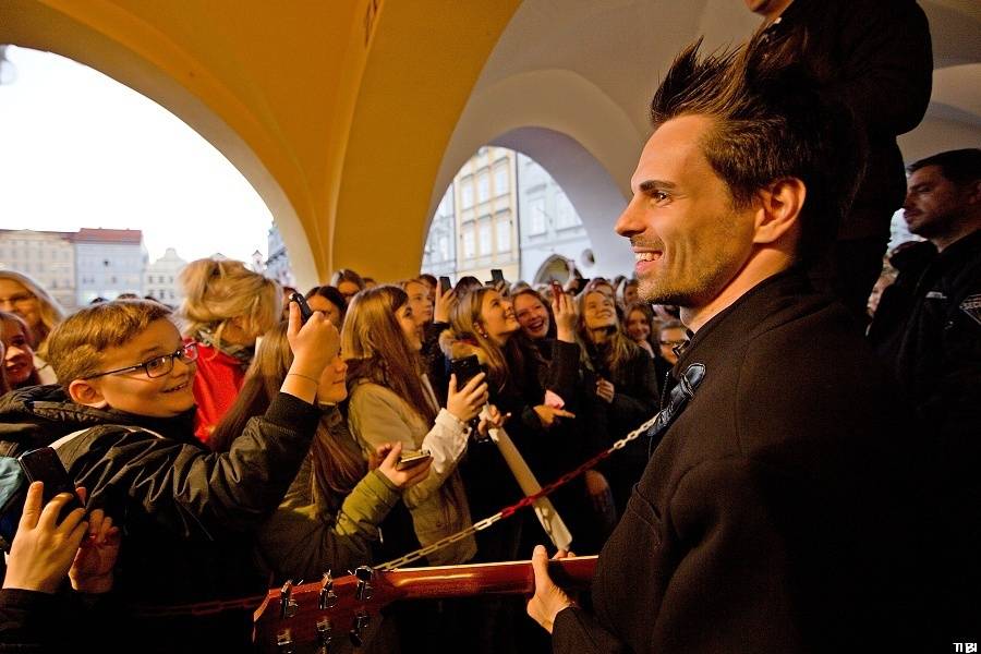 Slza vyvolala v Českých Budějovicích davové šílenství