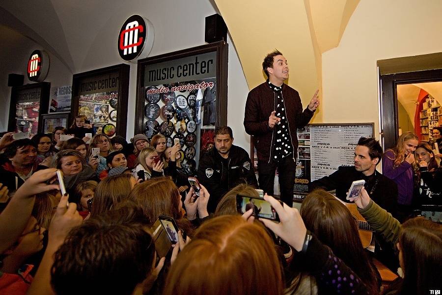 Slza vyvolala v Českých Budějovicích davové šílenství