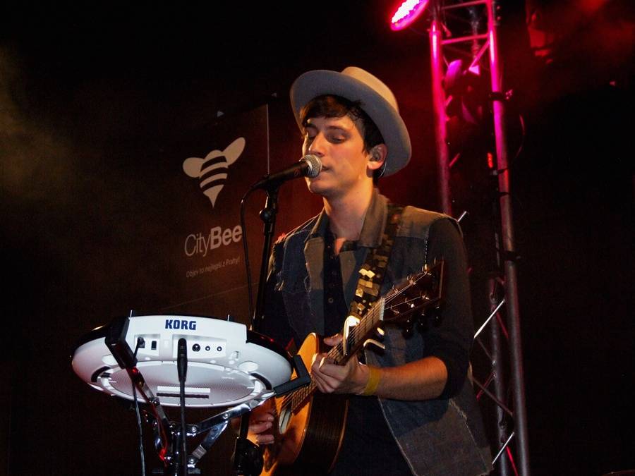 Voxela poslalo publikum do háje, v La Loce hráli i Sebastian a Light & Love