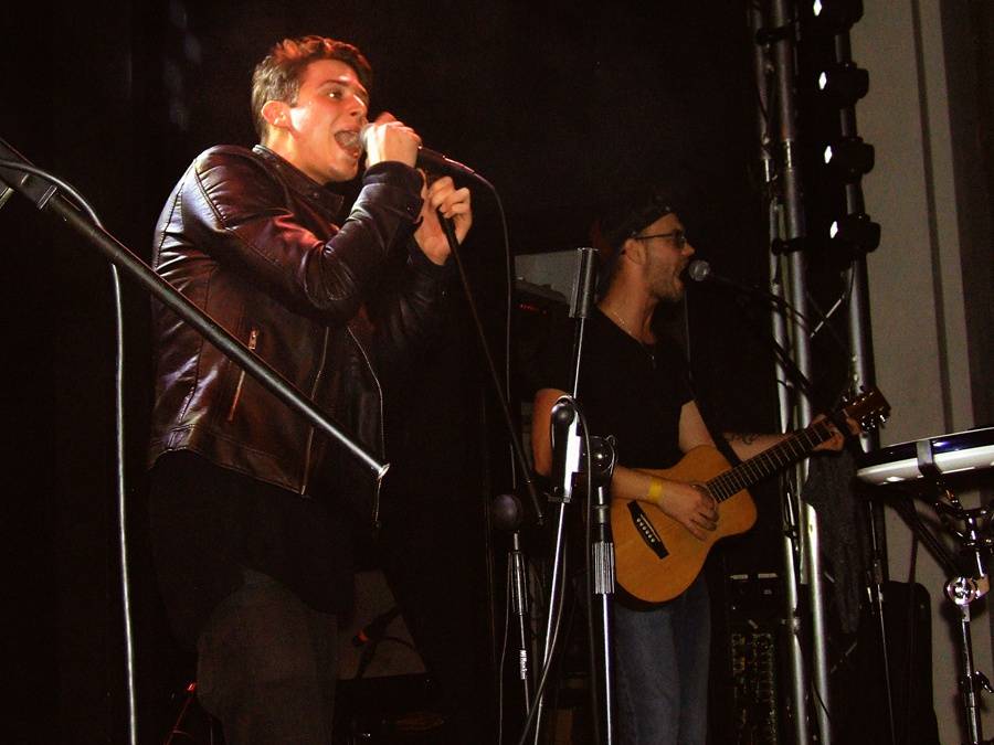 Voxela poslalo publikum do háje, v La Loce hráli i Sebastian a Light & Love