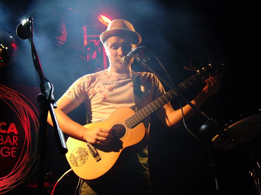 Voxela poslalo publikum do háje, v La Loce hráli i Sebastian a Light & Love