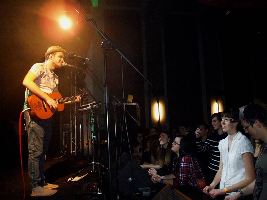 Voxela poslalo publikum do háje, v La Loce hráli i Sebastian a Light & Love