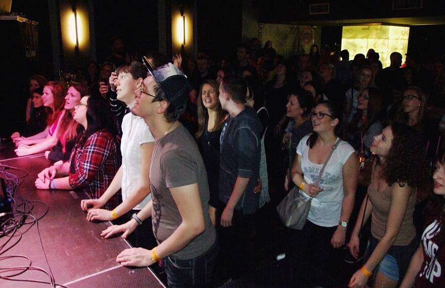 Voxela poslalo publikum do háje, v La Loce hráli i Sebastian a Light & Love