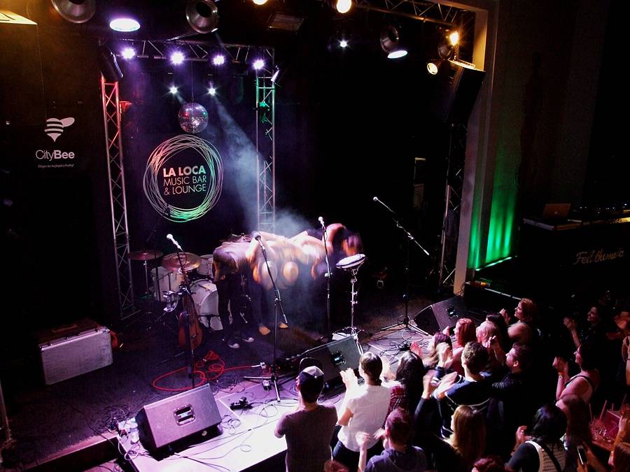 Voxela poslalo publikum do háje, v La Loce hráli i Sebastian a Light & Love