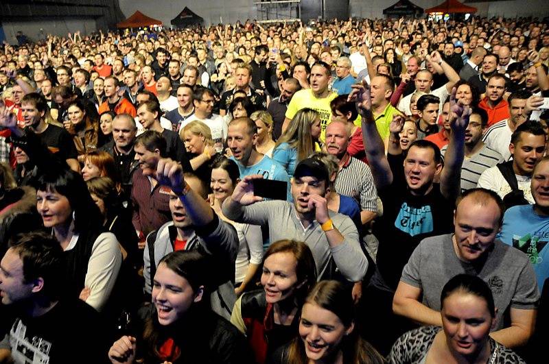 Ohnivý Scooter se vrátil do Prahy