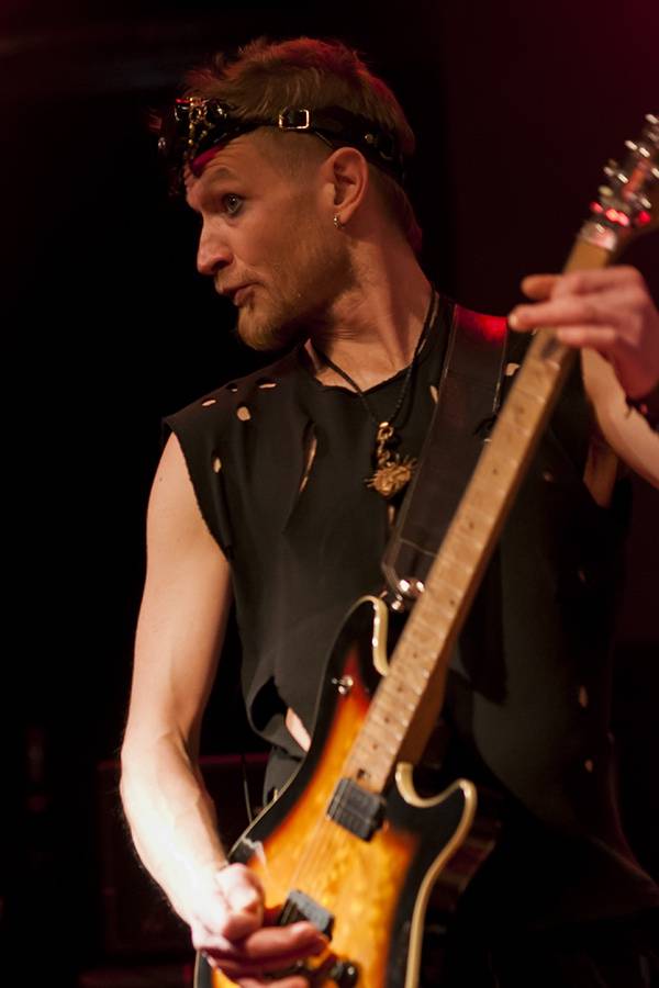 Stroy vyšvihli v Lucerna Music Baru show hodnou velikánů